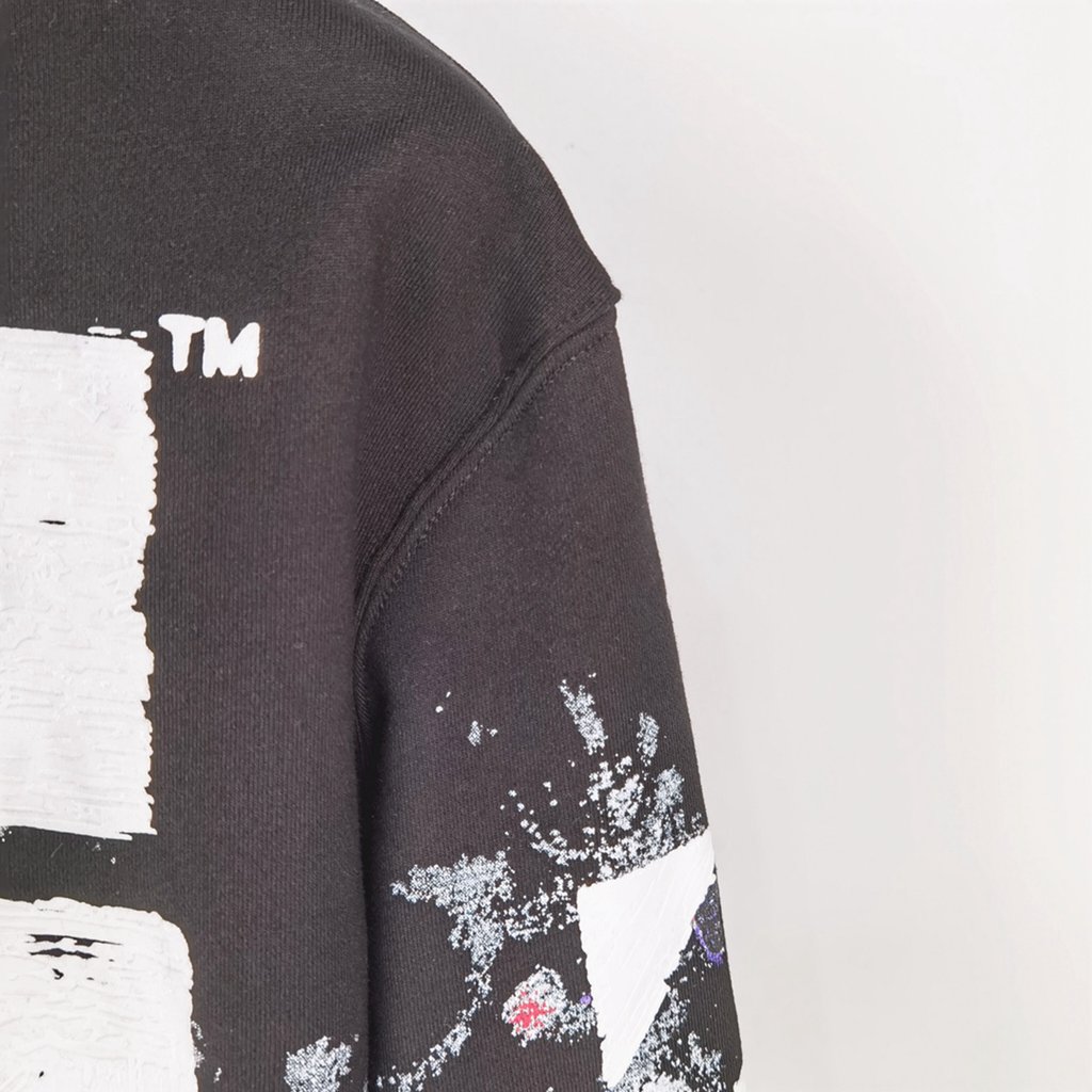 OFF WHITE